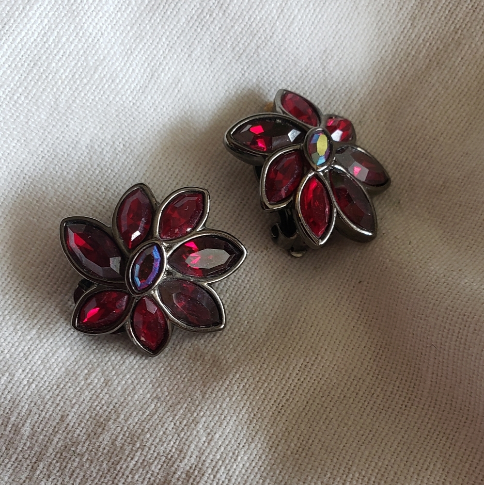 Vintage Red Crystal Swarovski Clipon Earrings